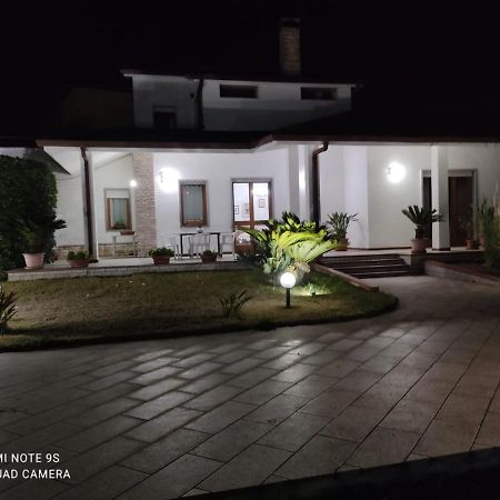 Villa Aristogatti San Pietro Vernotico Eksteriør billede