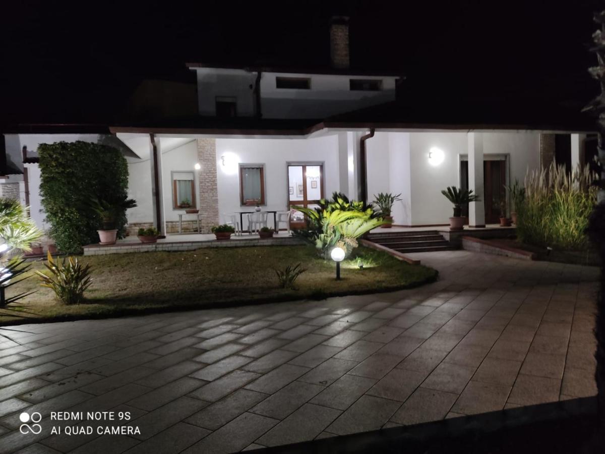 Villa Aristogatti San Pietro Vernotico Eksteriør billede